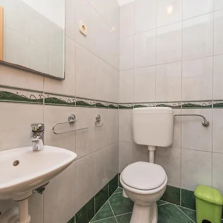 Family Friendly Pool House Ana - Happy Casa de Férias *