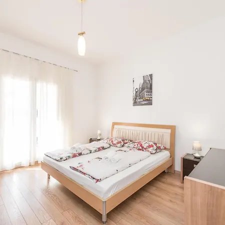 Hébergement de vacances Family Friendly Pool House Ana Near Zadar - Happy Rentals