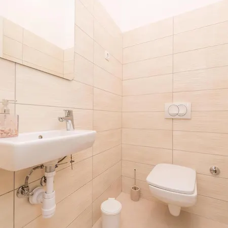 Family Friendly Pool House Ana - Happy Casa de Férias *