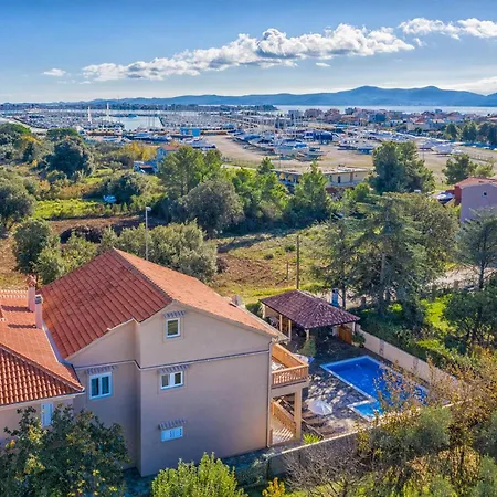 Semesterbostad Family Friendly Pool House Ana - Happy