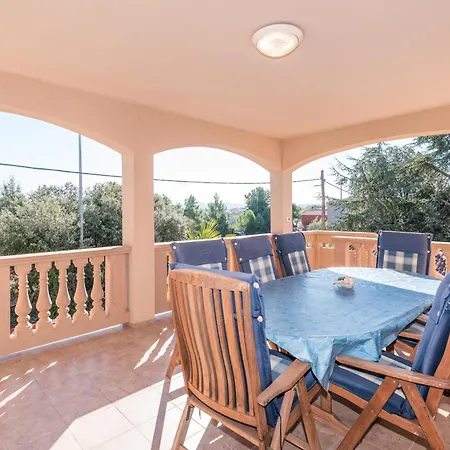 Family Friendly Pool House Ana - Happy Holiday home