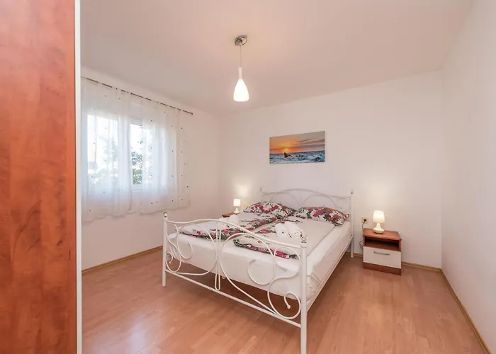 Family Friendly Pool House Ana - Happy Vakantiehuis Bibinje