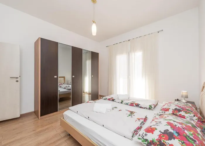 Family Friendly Pool House Ana - Happy Bibinje