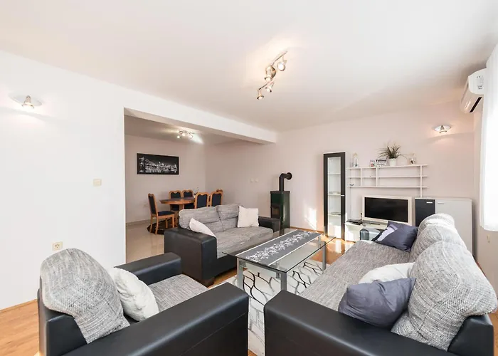 Family Friendly Pool House Ana - Happy Vakantiehuis