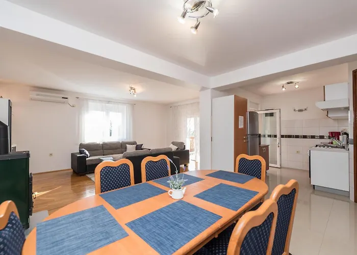 Family Friendly Pool House Ana - Happy Vakantiehuis *